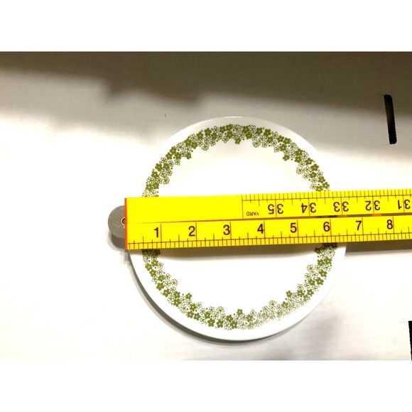 Vintage Corelle dish Corning Spring Blossom Green Crazy Daisy round size 6.5 - Picture 1 of 3